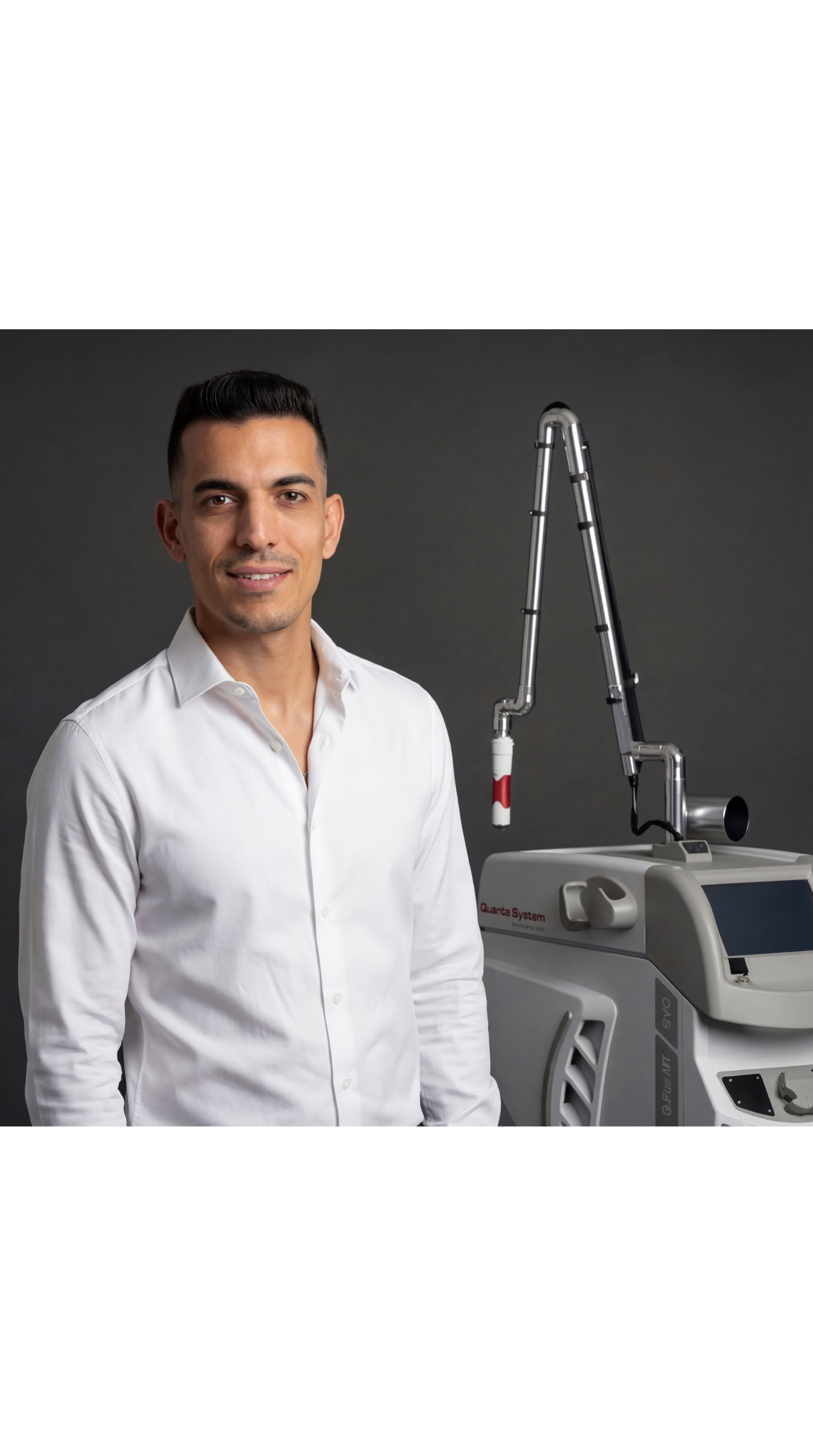 אייל עודד ומכשיר לייזר